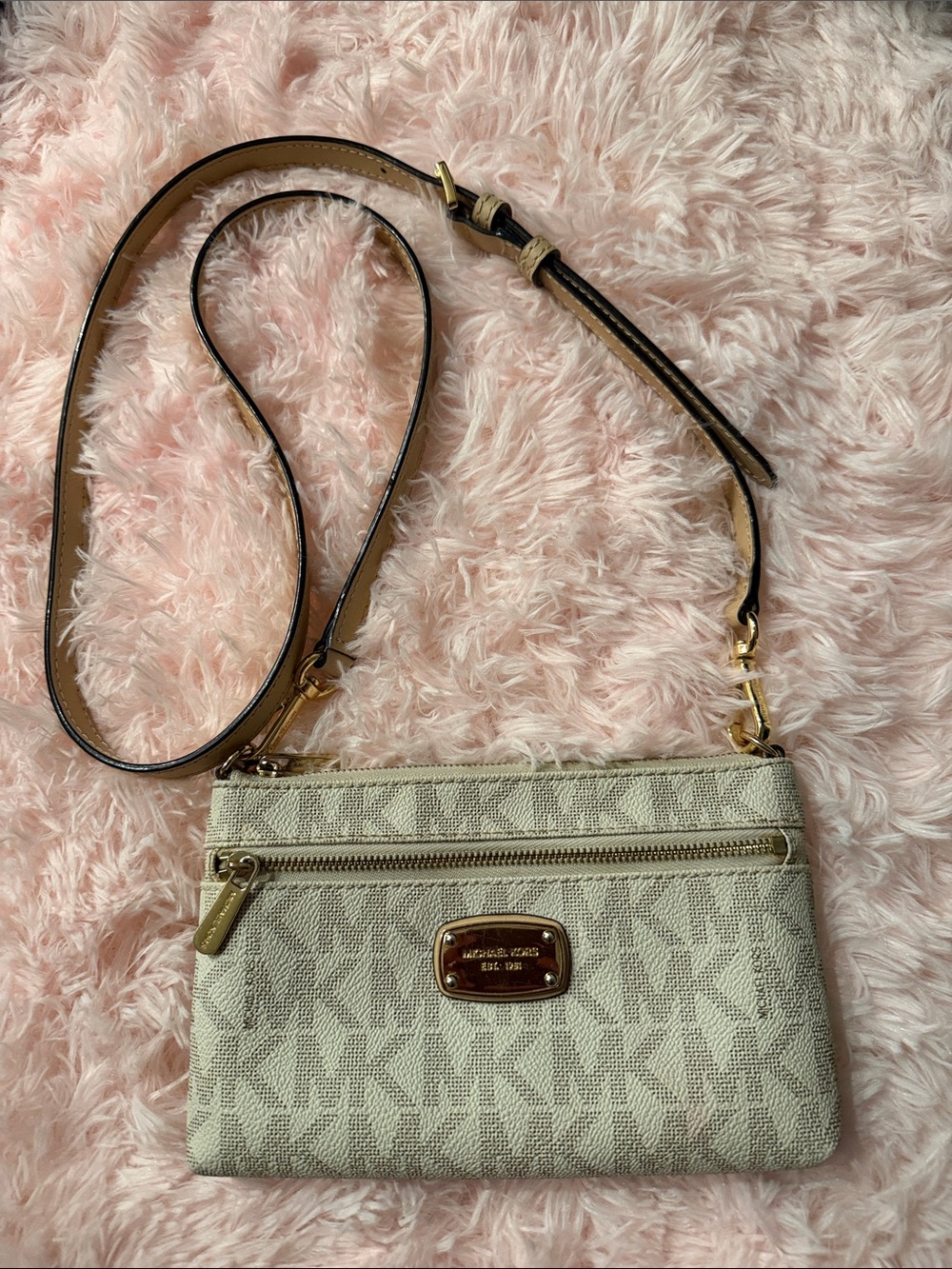 Michael Kors Jetset Vanilla Logo with Gold Hardware with MK leather strap
